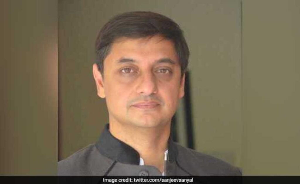 Sanjeev sanyal becomes chancellor