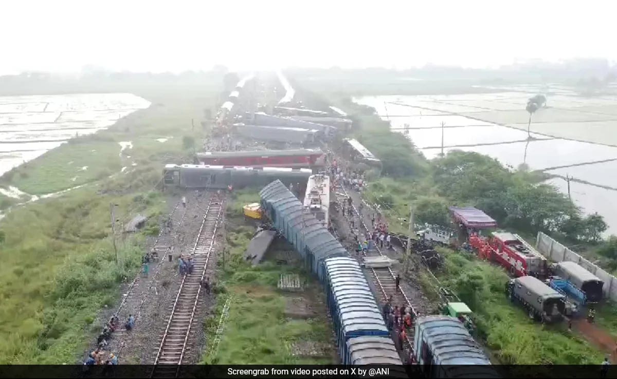 d84j1cf tamil nadu train Tamil Nadu Train Collision: 12 Coaches Derailed, Several Passengers Injured