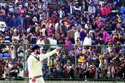 King Kohli Returns to Ranji, Thrills 13,000 Fans at Kotla