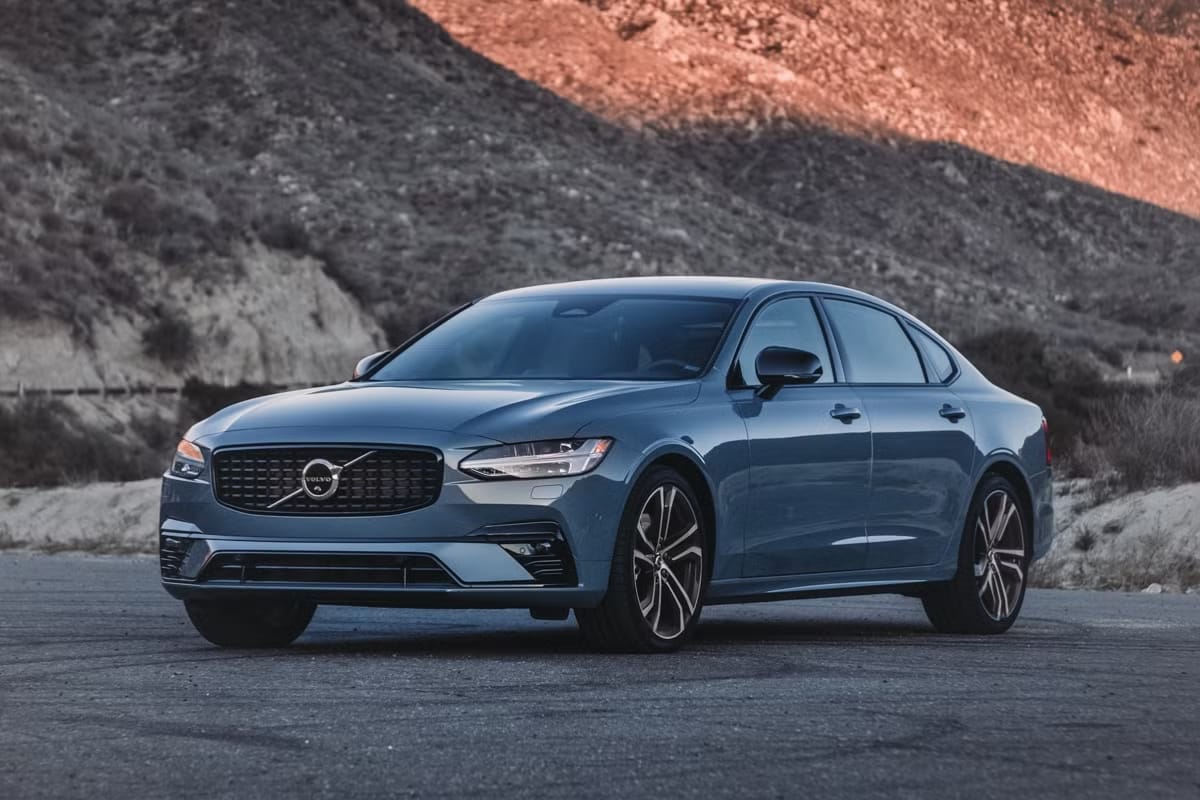 1 240 Volvo S90 भारत में आई सबसे एलिगेंट यूरोपीयन सेडान