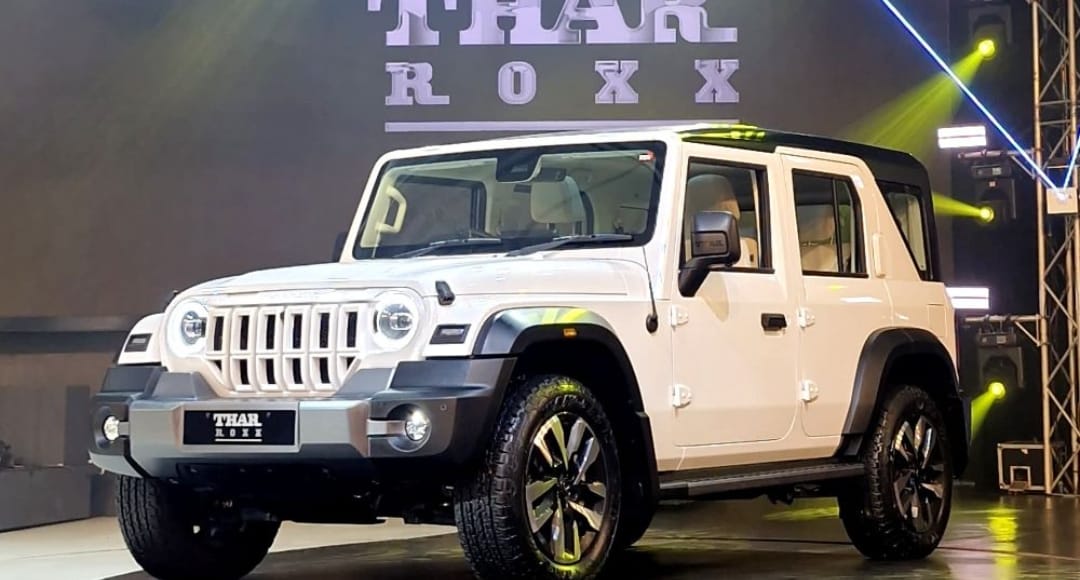 1 68 Mahindra Thar ROXX जब जिंदगी चाहिए रफ और रॉयल, तब भरोसा सिर्फ इस SUV पर