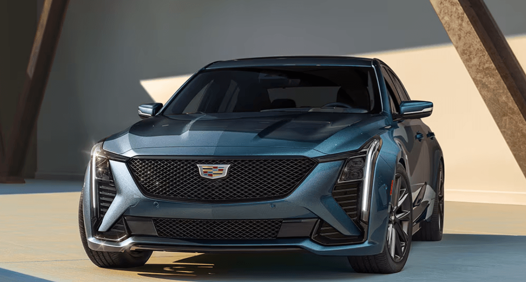 1 8 Cadillac CT5 आधुनिक तकनीक और शाही अनुभव का मेल