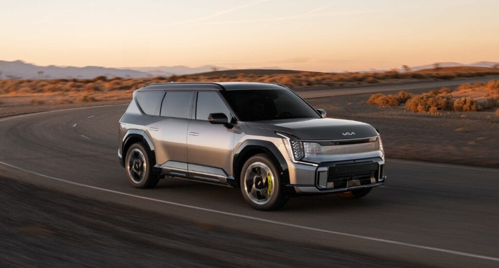 1 89 Kia EV9 आने वाला है एक ऐसा इलेक्ट्रिक SUV जो बदल देगा आपके सफर का अंदाज़