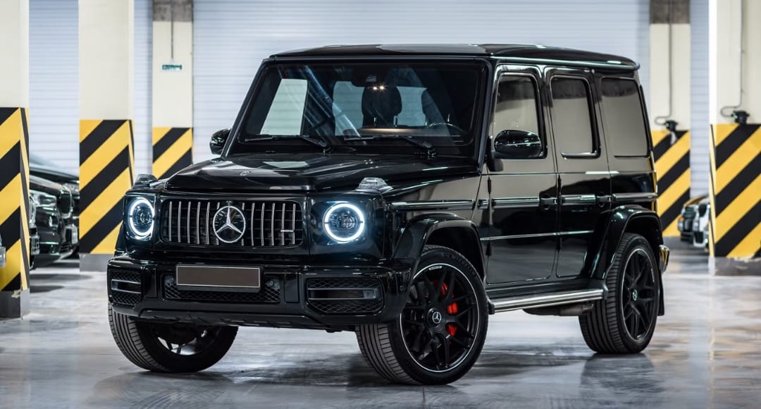 1 96 Mercedes Benz G-Wagon शाहीपन, ताकत और लग्ज़री का वो अनुभव जो हर किसी के नसीब में नहीं