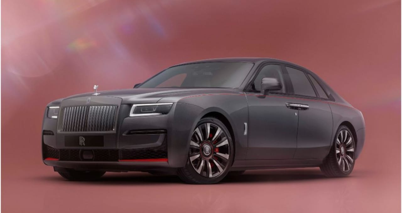 2 141 Rolls Royce Ghost रॉयल लाइफस्टाइल का असली एहसास