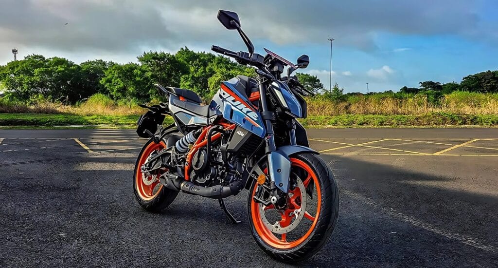 2 163 KTM 390 Duke 2024 दमदार परफॉर्मेंस और स्टाइल का बेहतरीन कॉम्बिनेशन