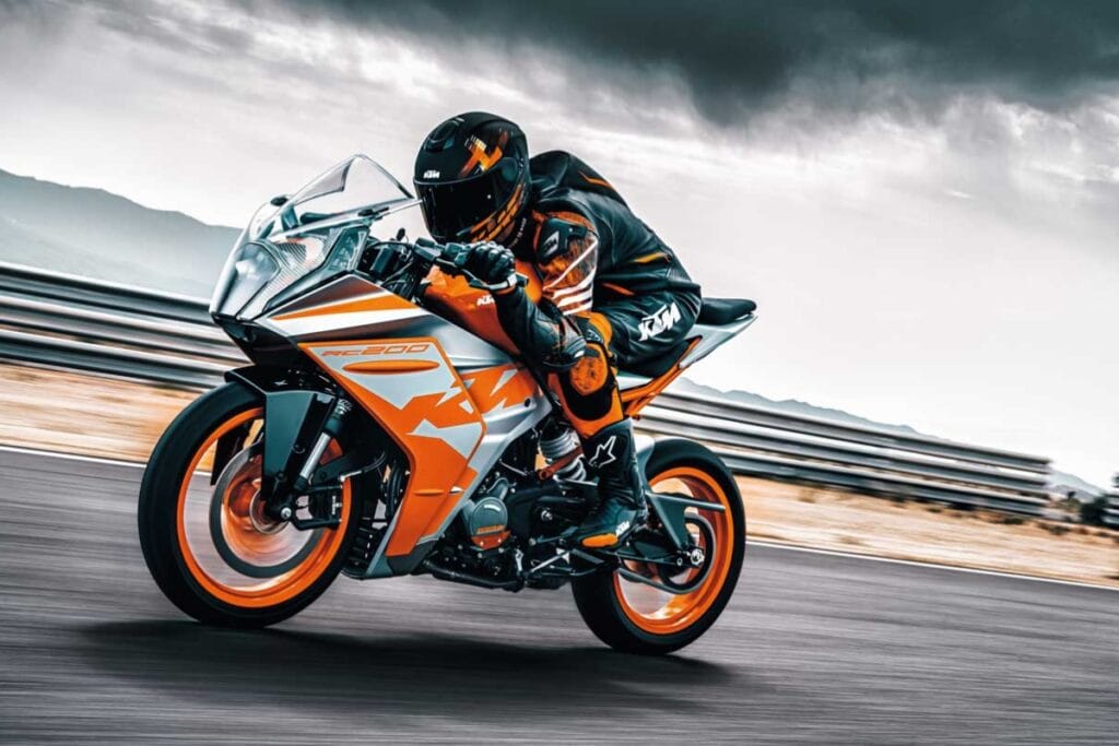 2 231 स्पोर्टी लुक और जबरदस्त परफॉर्मेंस का दमदार कॉम्बिनेशन