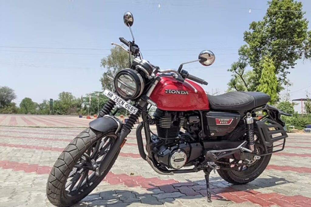 दिल जीत लेने वाली रेट्रो बाइक की जबरदस्त वापसी 24 2 248 दिल जीत लेने वाली रेट्रो बाइक की जबरदस्त वापसी