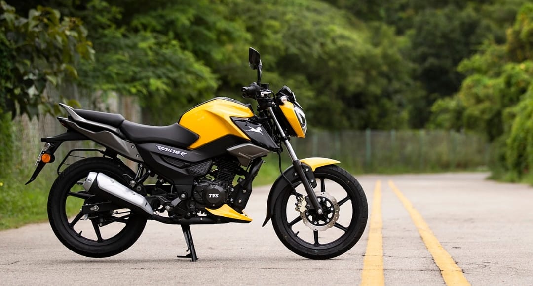 2 59 TVS Raider 125 युवाओं की पहली पसंद स्टाइल और परफॉर्मेंस का जबरदस्त कॉम्बिनेशन