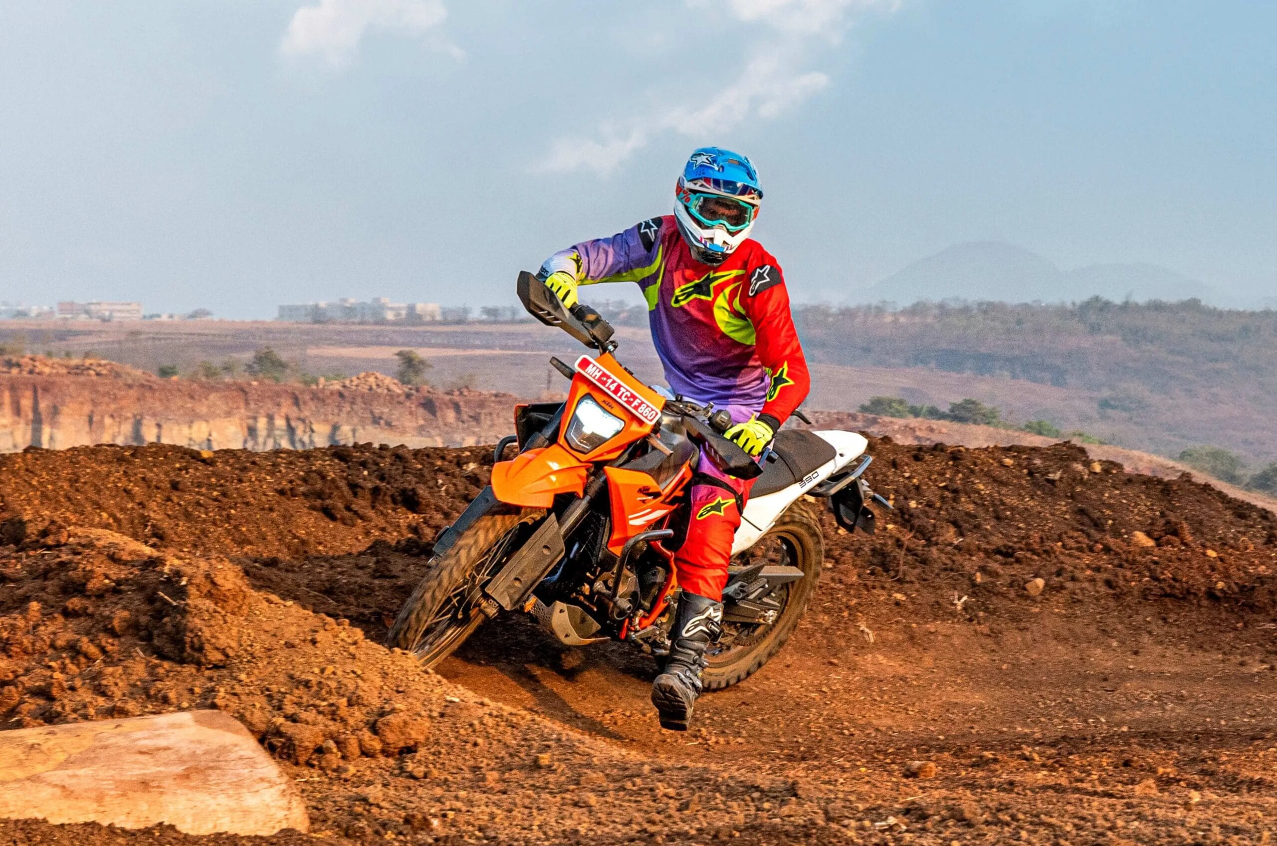20250410032722 10 scaled KTM 390 Enduro R's Review Price and Off -Road with suspension capacity - introduction