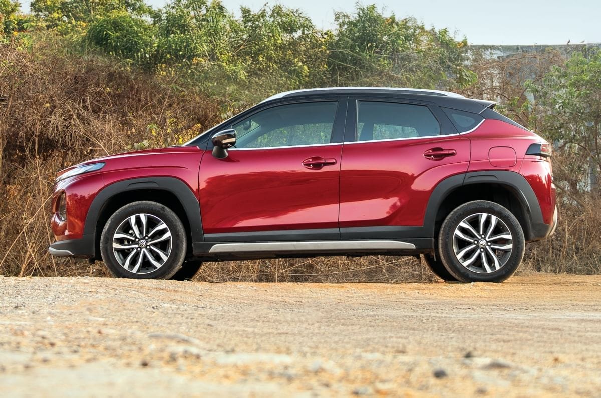 20250417072201 Toyota Taisor side static ground clearance Toyota tasar long -term reviews with mileage and performance and features of more than 7500 km - introduction