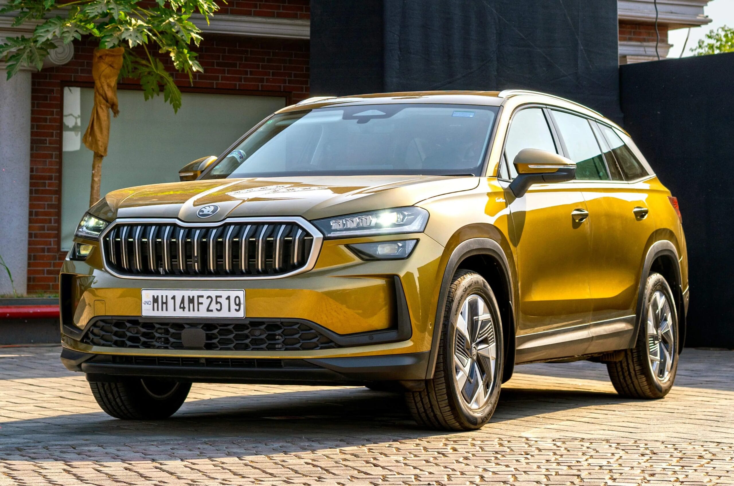 20250417105743 Skoda Kodiaq Front Quarter Static scaled 2025 Skoda Kodiak launched for Rs 46.89 lakh