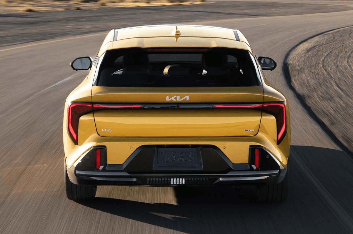 20250421050050 366 VW Golf-Rheling Kia K4 Hatchback Revealed