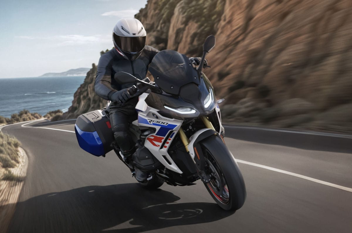 20250430031751 BMW20R20130020RS20rolling20shot BMW R1300 RS Emocked by launch