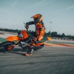 Nirbhay 1200 x 800 px 19 KTM 390 SMC R सुपरमोटो जब परफॉर्मेंस मिले जुनून से