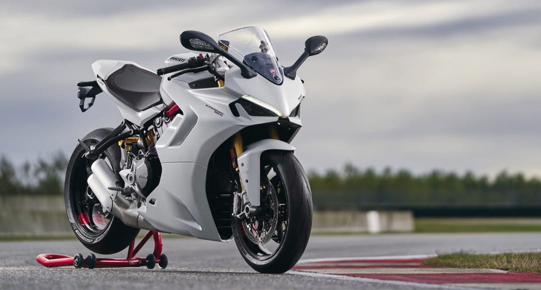 Nirbhay 2025 04 16T105152.073 हर मोड़ पर रोमांच Ducati SuperSport 950 के साथ जीएं अपनी राइडिंग फैंटेसी