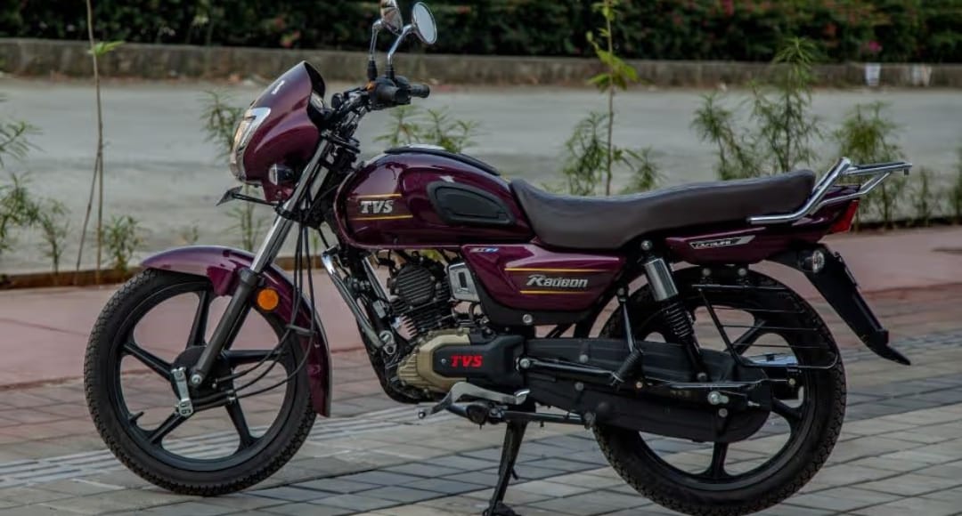 Nirbhay 2025 04 16T172303.903 TVS Radeon के नए रंगों और फीचर्स के साथ, हर सफर बने खास
