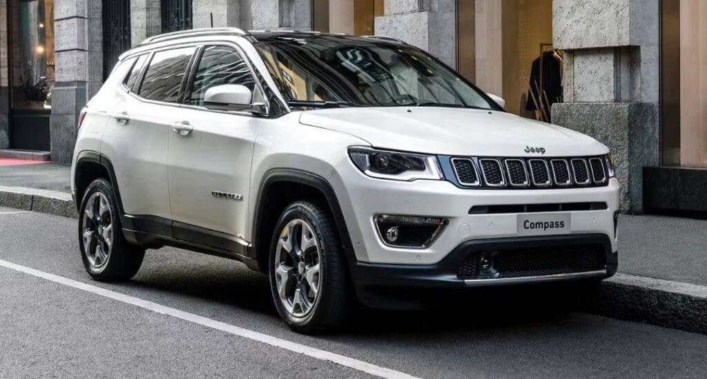 Nirbhay 2025 04 16T175210.505 Jeep Compass 2025 जब रफ एंड टफ को मिले रॉयल टच