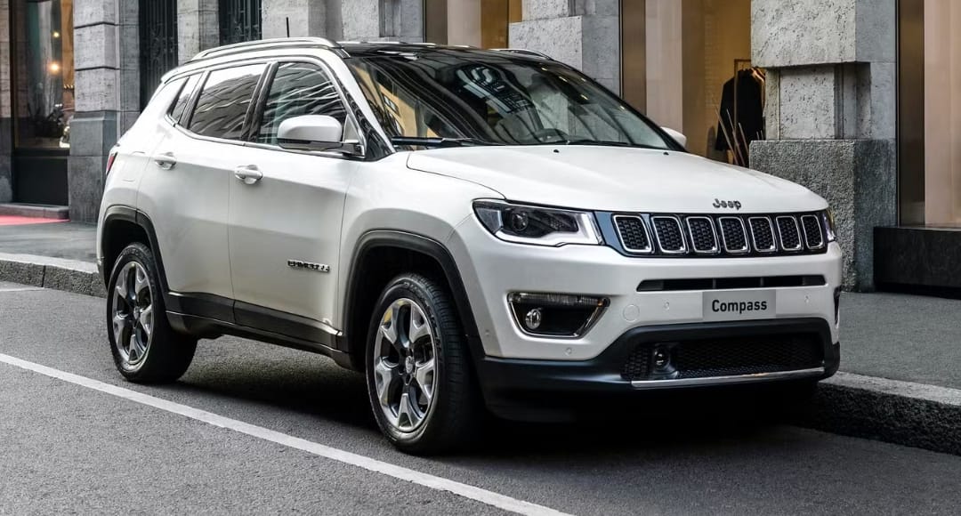 Nirbhay 2025 04 16T175210.505 Jeep Compass 2025 जब रफ एंड टफ को मिले रॉयल टच