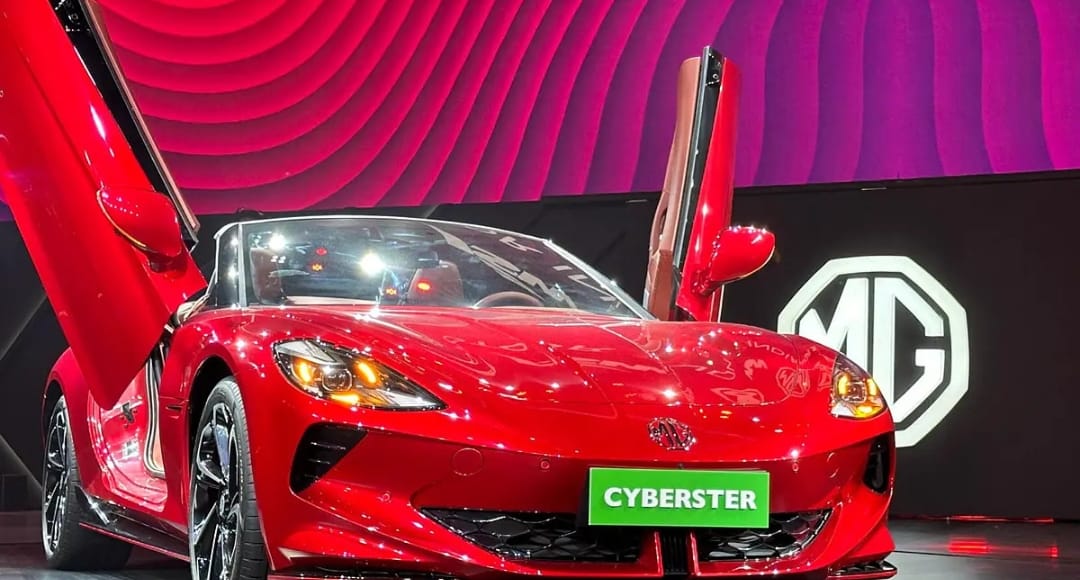 Nirbhay 2025 04 16T182029.475 MG Cyberster भविष्य का इलेक्ट्रिक रोडस्टर, जो स्टाइल और स्पीड का बेहतरीन मिश्रण है