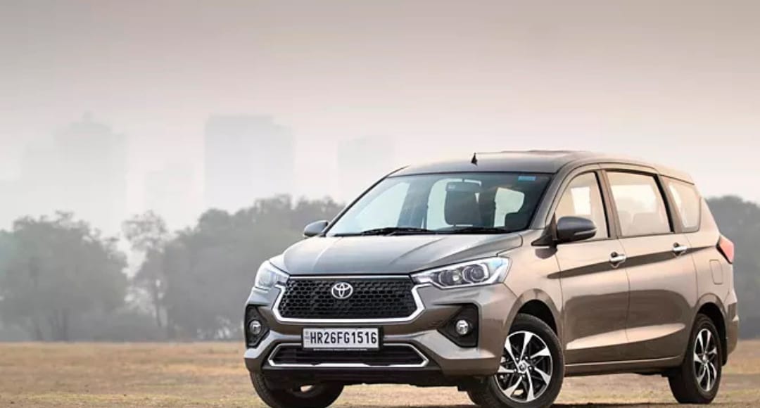 Nirbhay 2025 04 18T145533.099 परिवार के लिए परफेक्ट कार, स्टाइल भी, सेफ्टी भी