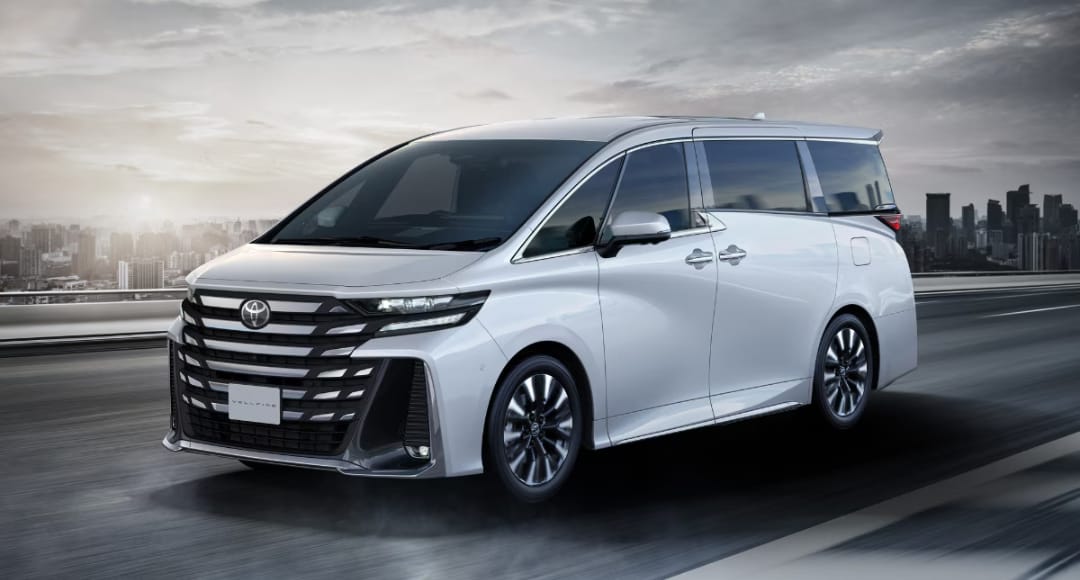 Nirbhay 2025 04 18T150254.358 Toyota Vellfire एक लक्जरी MPV जो हर परिवार के लिए है परफेक्ट