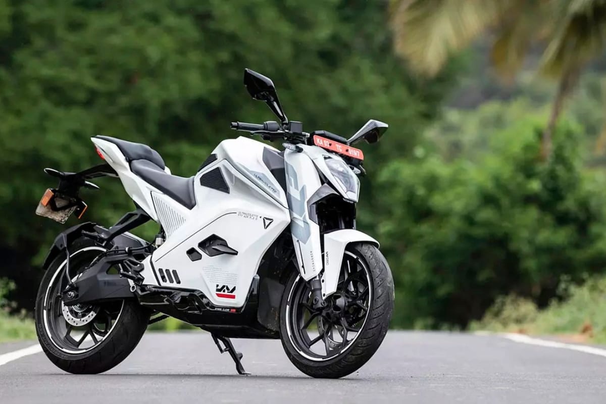 Nirbhay 2025 04 23T115037.342 Ultraviolette F77 Mach 2 अपनी रफ्तार और स्टाइल से सबको पछाड़े