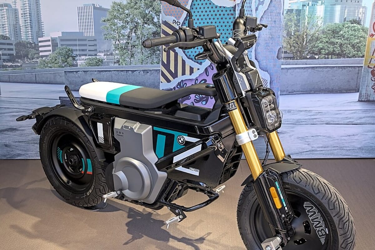 Nirbhay 2025 04 23T122127.790 रफ्तार, रेंज और रॉयल लुक BMW CE 02 ने सबको किया हैरान