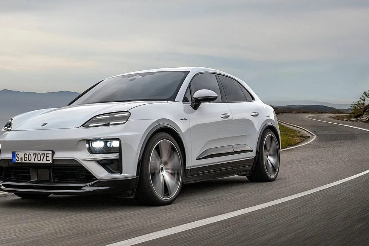 Nirbhay 2025 04 25T134047.334 Porsche Macan Turbo EV जब स्टाइल, स्पीड और सस्टेनेबिलिटी एक साथ मिलें
