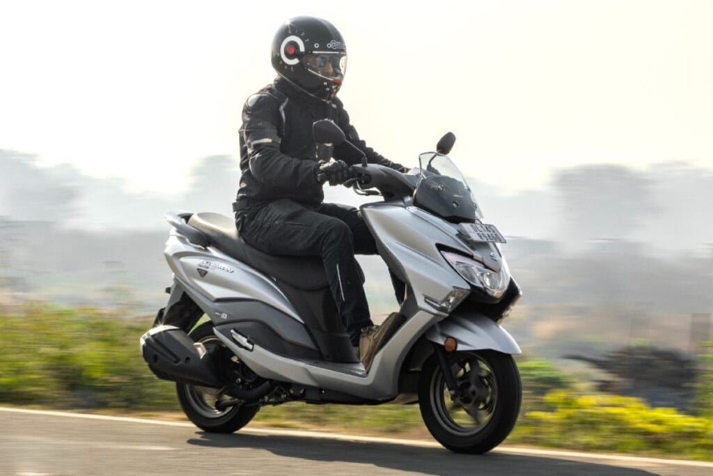 Nirbhay 2025 04 26T063157.315 Suzuki Burgman Street 125 शान, आराम और भरोसे का परफेक्ट मेल
