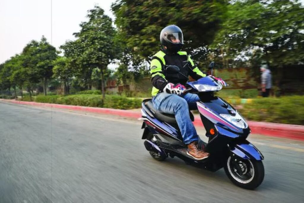 Okinawa Ridge Plus स्टाइल, रेंज और परफॉर्मेंस का परफेक्ट कॉम्बिनेशन 4 Nirbhay 2025 04 26T192657.541 Okinawa Ridge Plus स्टाइल, रेंज और परफॉर्मेंस का परफेक्ट कॉम्बिनेशन