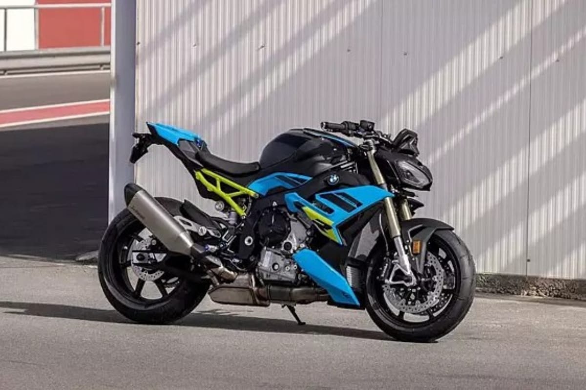 Nirbhay 2025 04 26T201159.892 BMW S 1000 R लॉन्च लग्जरी और पावर का शानदार कॉम्बिनेशन