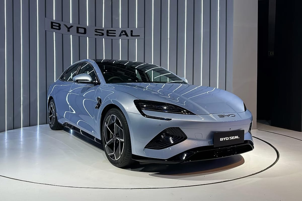 Nirbhay 2025 04 28T155624.470 BYD Seal लक्ज़री और फ्यूचर टेक्नोलॉजी का परफेक्ट मेल