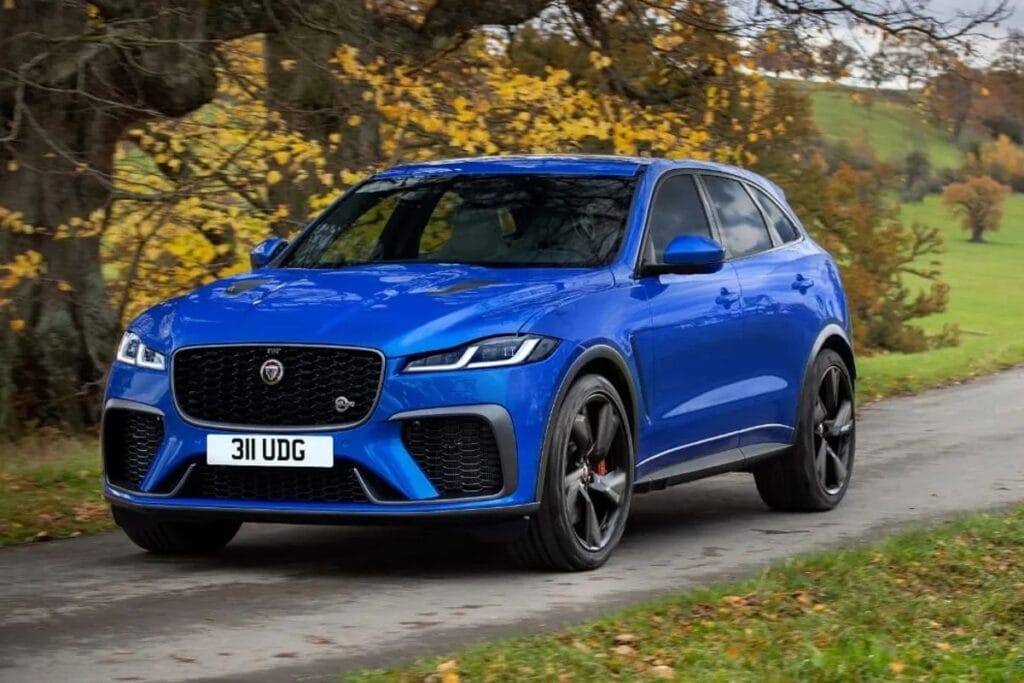 नई Jaguar F Pace लग्ज़री, परफॉर्मेंस और सेफ्टी का बेजोड़ मेल 7 Nirbhay 2025 04 28T224427.722 नई Jaguar F Pace लग्ज़री, परफॉर्मेंस और सेफ्टी का बेजोड़ मेल