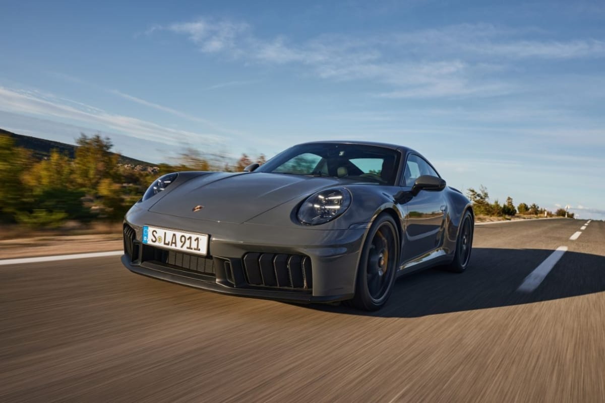 Nirbhay 55 8-स्पीड गियरबॉक्स, डिजिटल कॉकपिट और शानदार डिजाइन, कीमत ₹1.99 करोड़ से शुरू