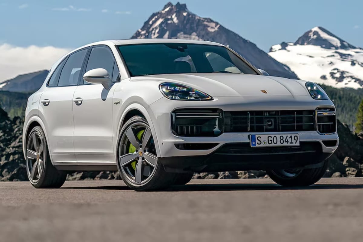 Nirbhay 56 Porsche Cayenne रफ्तार, रॉयल्टी और रफ एंड टफ का परफेक्ट कॉम्बो