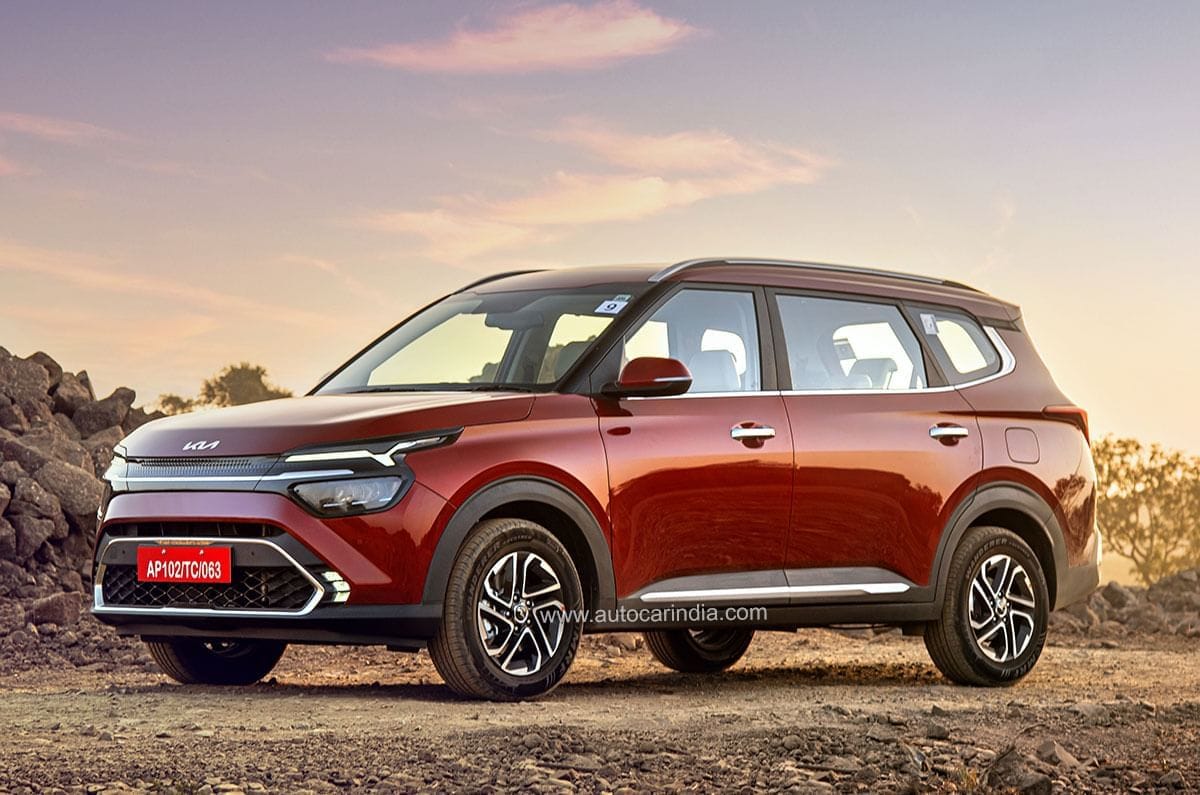 20250510031141 DSC9893 Eight Kia Carrens variants closed