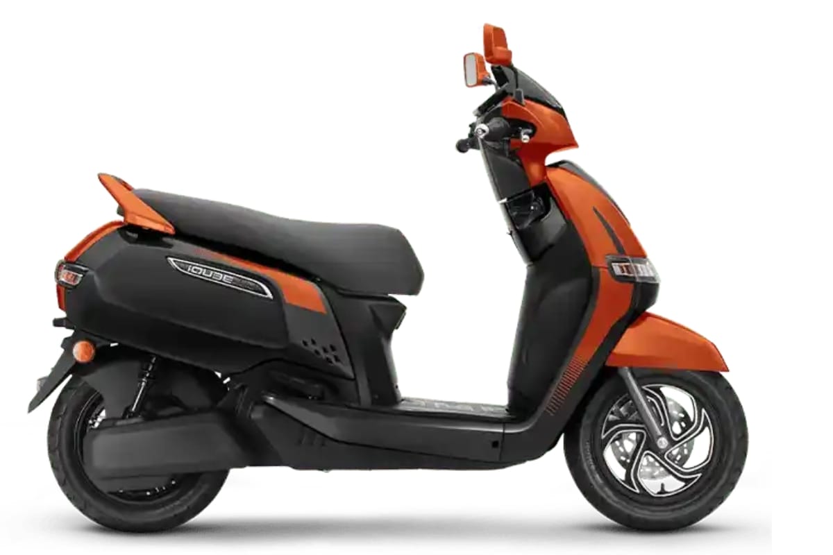 Nirbhay 2025 04 30T072212.976 ₹71 हज़ार में Evolet Derby आराम, स्टाइल और टेक्नोलॉजी का बेहतरीन मेल