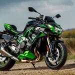 Nirbhay 2025 04 30T074215.087 Kawasaki Z H2 कीमत, फीचर्स और लुक्स का मुकाबला