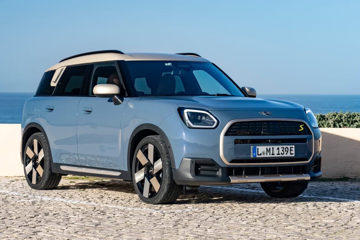 Nirbhay 2025 05 02T142813.411 स्टाइल और रेंज का दमदार मेल नई MINI Countryman Electric