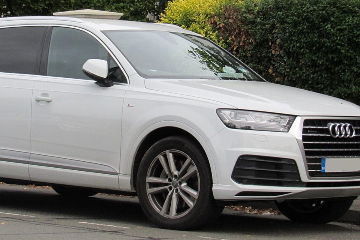 Nirbhay 2025 05 04T153342.894 हर मोड़ पर रॉयल एहसास नई Audi Q7 फेसलिफ्ट के साथ