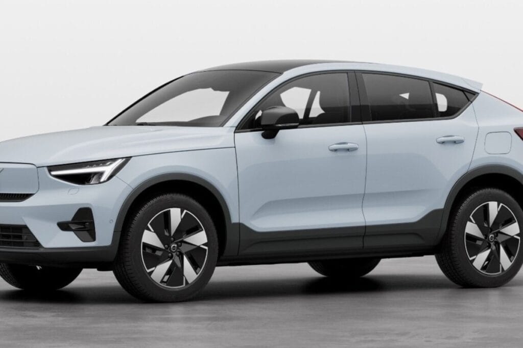 Nirbhay 2025 05 05T101454.578 Volvo C40 Recharge एडेवांस्ड फीचर्स और शानदार सुरक्षा के साथ एक बेहतरीन इलेक्ट्रिक एसयूवी