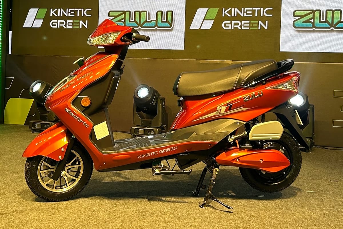 Nirbhay 2025 05 07T133807.124 3 घंटे में चार्ज और चले 100KM Kinetic Green Zulu बना हर घर की जरूरत