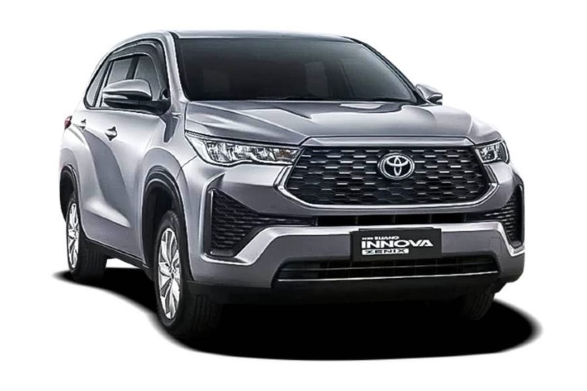 Nirbhay 2025 05 10T131856.622 स्टाइल, सेफ्टी और स्पेस यही है असली Toyota Rumion क्लास
