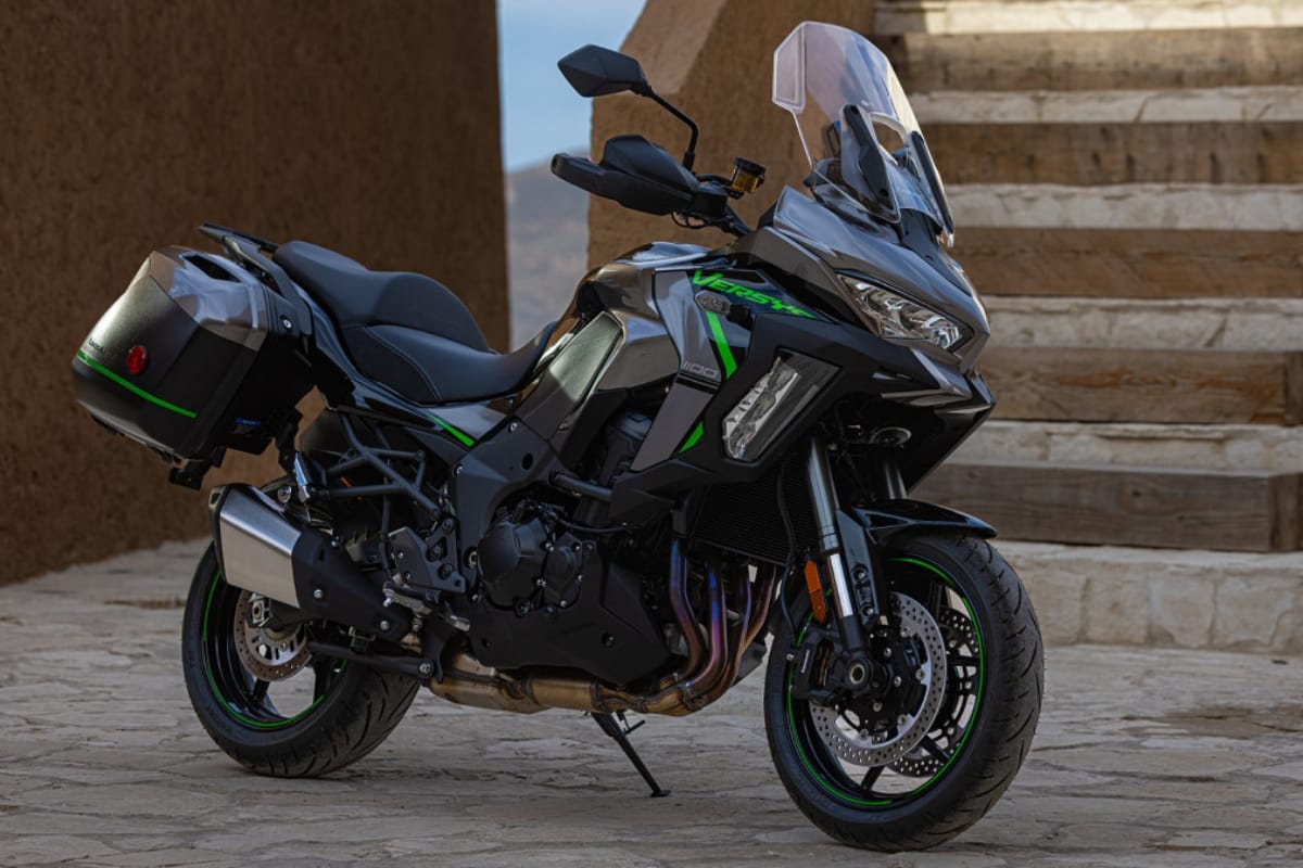Nirbhay 2025 05 17T131849.681 नई Kawasaki Versys 1100 स्टाइल, पावर और फीचर्स का बेजोड़ संगम