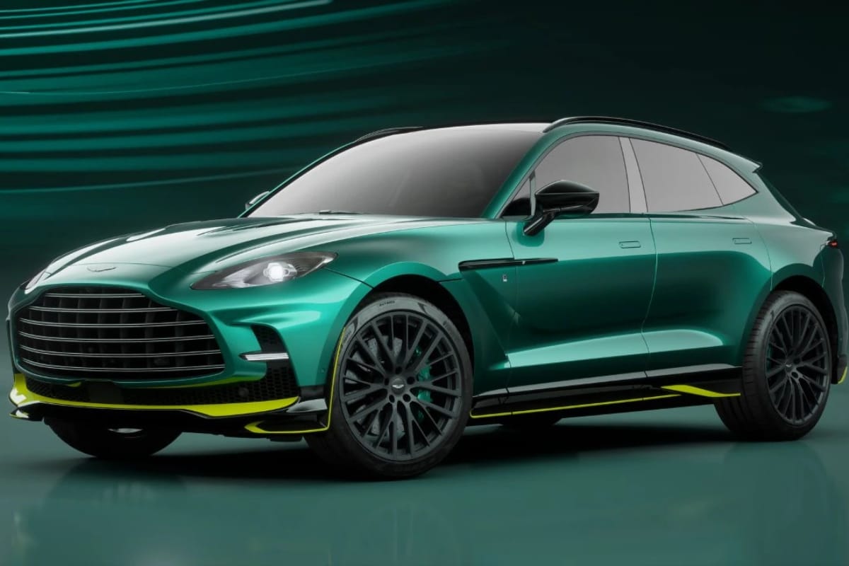 Nirbhay 2025 05 18T193733.240 ₹4.63 करोड़ की Aston Martin DBX लग्ज़री, पॉवर और फीचर्स के साथ