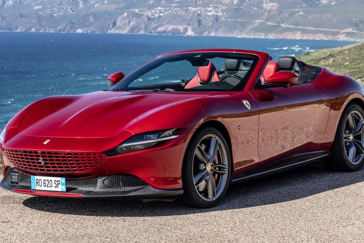 Nirbhay 2025 05 18T204006.328 ₹3.76 करोड़ की Ferrari Roma शार्क जैसी स्टाइल, बिजली जैसी स्पीड