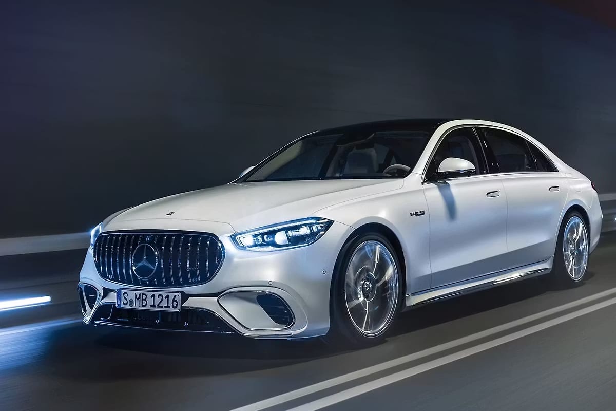 Nirbhay 2025 05 18T213606.793 ₹3.30 करोड़ की कीमत Mercedes AMG S 63 E जबरदस्त ताक़त और फीचर्स