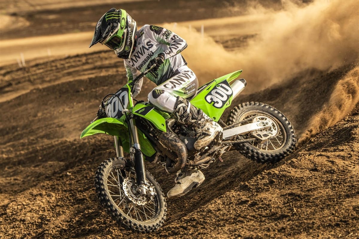 Nirbhay 2025 05 22T130658.401 ₹4.20 लाख की Kawasaki KX 85 रफ्तार, संतुलन और स्टाइल का दमदार मेल