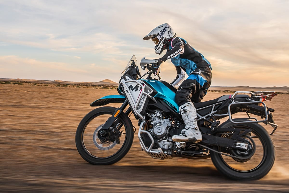 Nirbhay 2025 05 23T195430.227 CFMoto 450MT ₹4.5 लाख में 449cc की पावर और एडवेंचर रेडी फीचर्स का तूफान